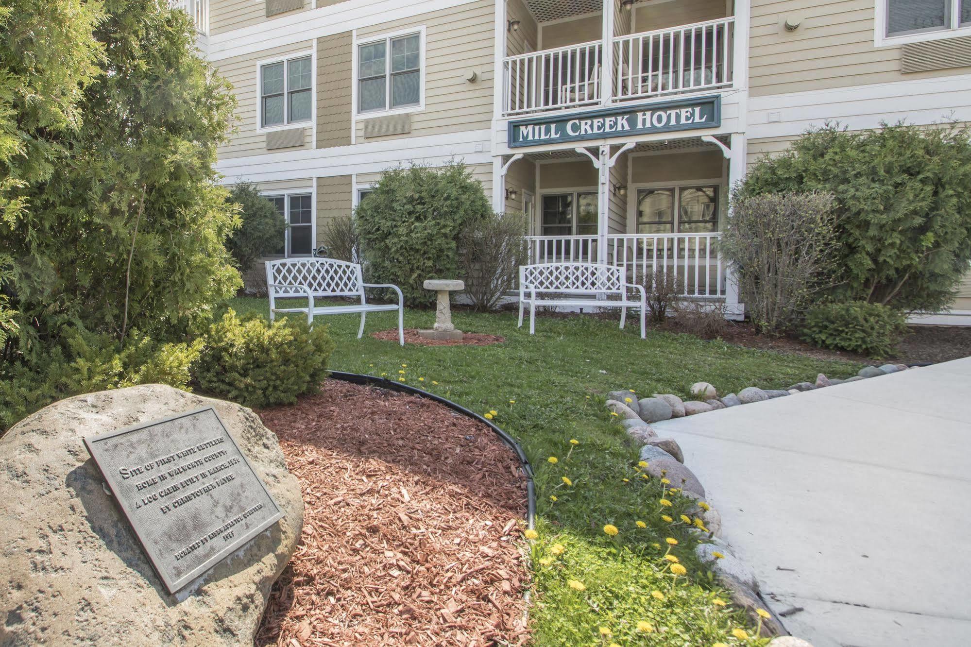 Mill Creek Hotel Lake Geneva Exterior foto